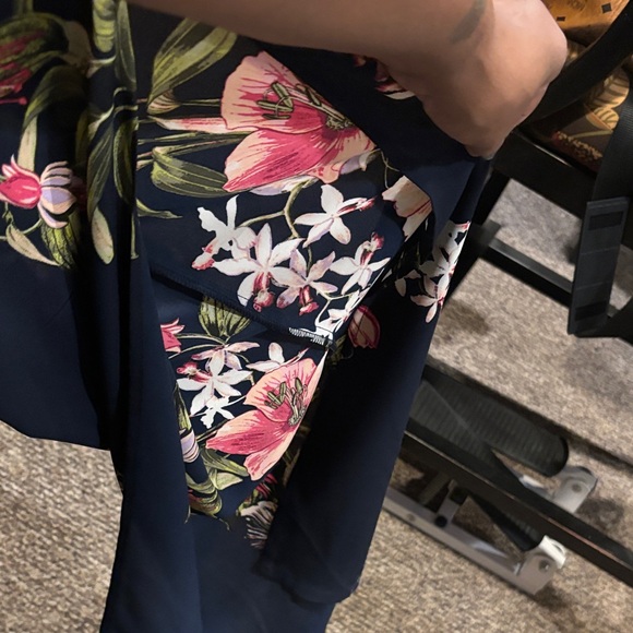 Floral Navy Wide-Leg Pants w/ side splits - Picture 3 of 5